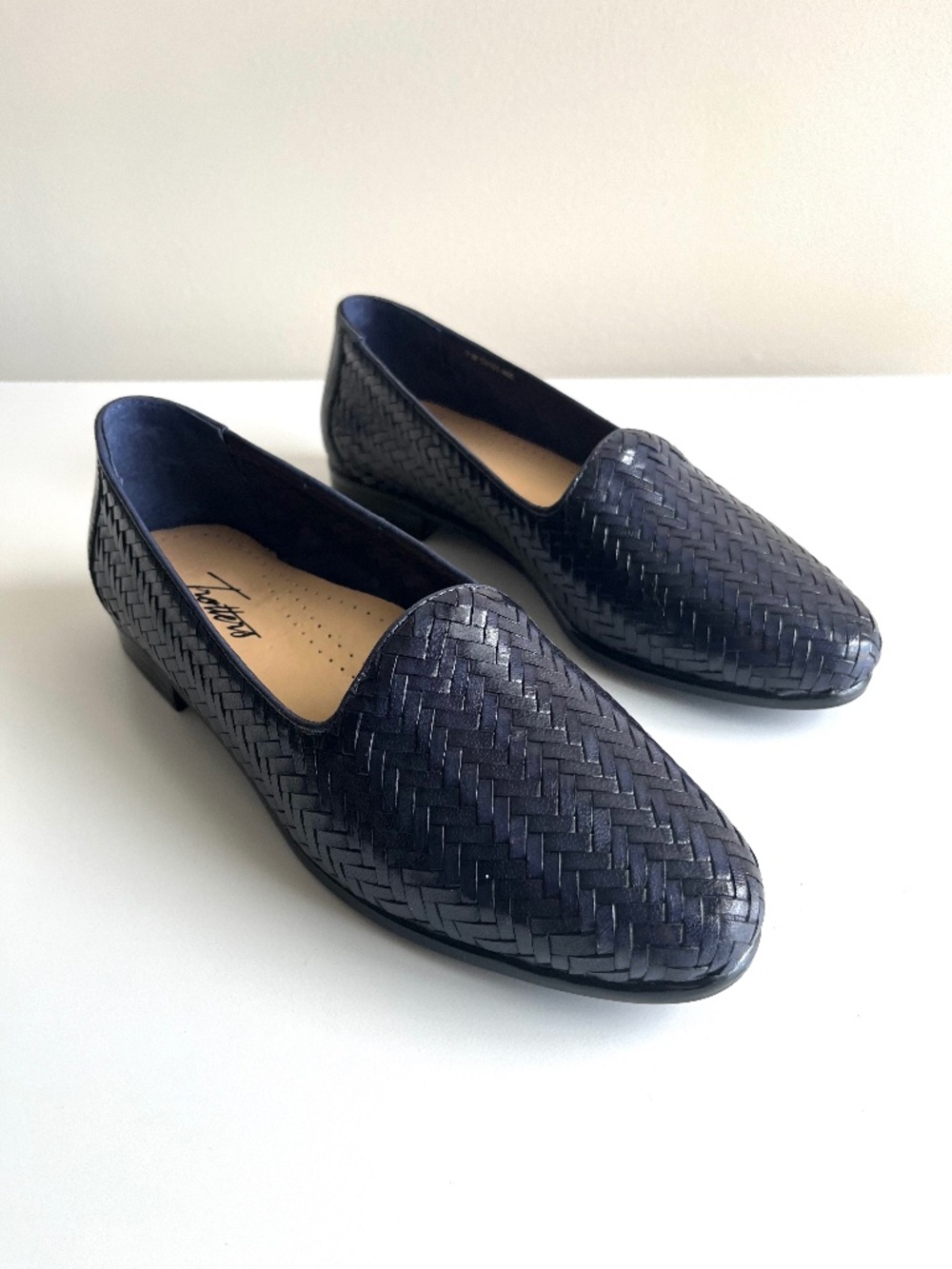 NEW Trotters Liz Woven Leather Loafers Women's Size 7M Navy Classic Flats